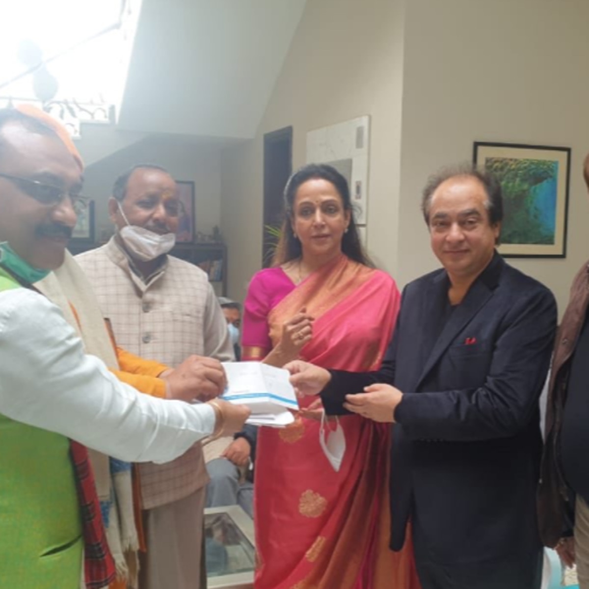 हेमा मालिनी