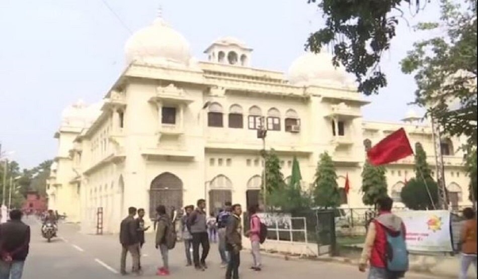 फर्जी डिग्री बनाने वाले गिरोह का भंडाफोड़