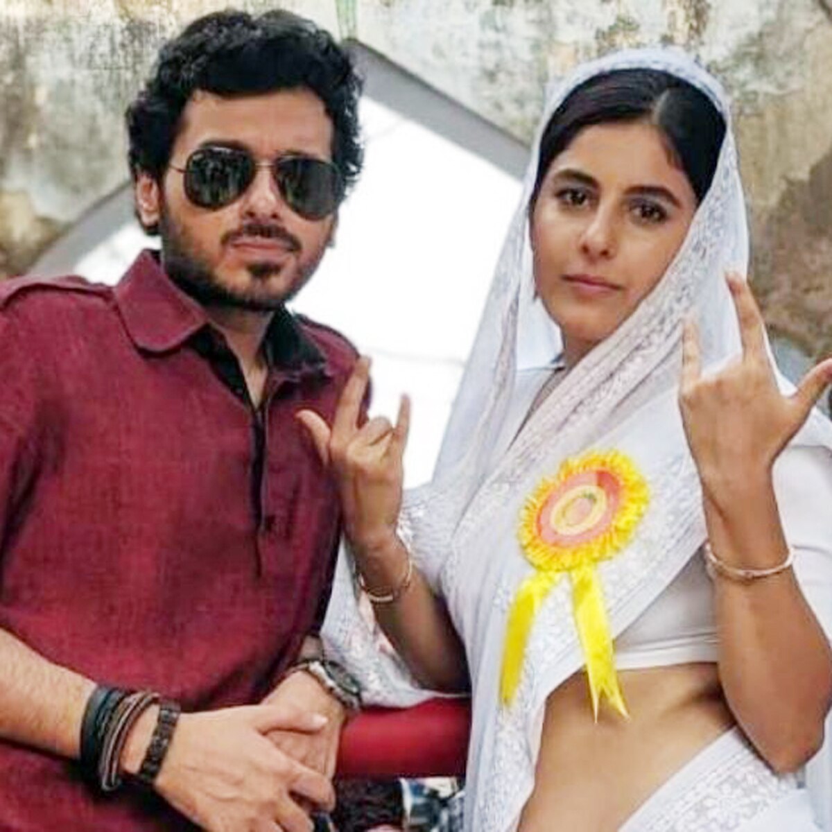 देव्येंदु शर्मा संग इशा तलवार