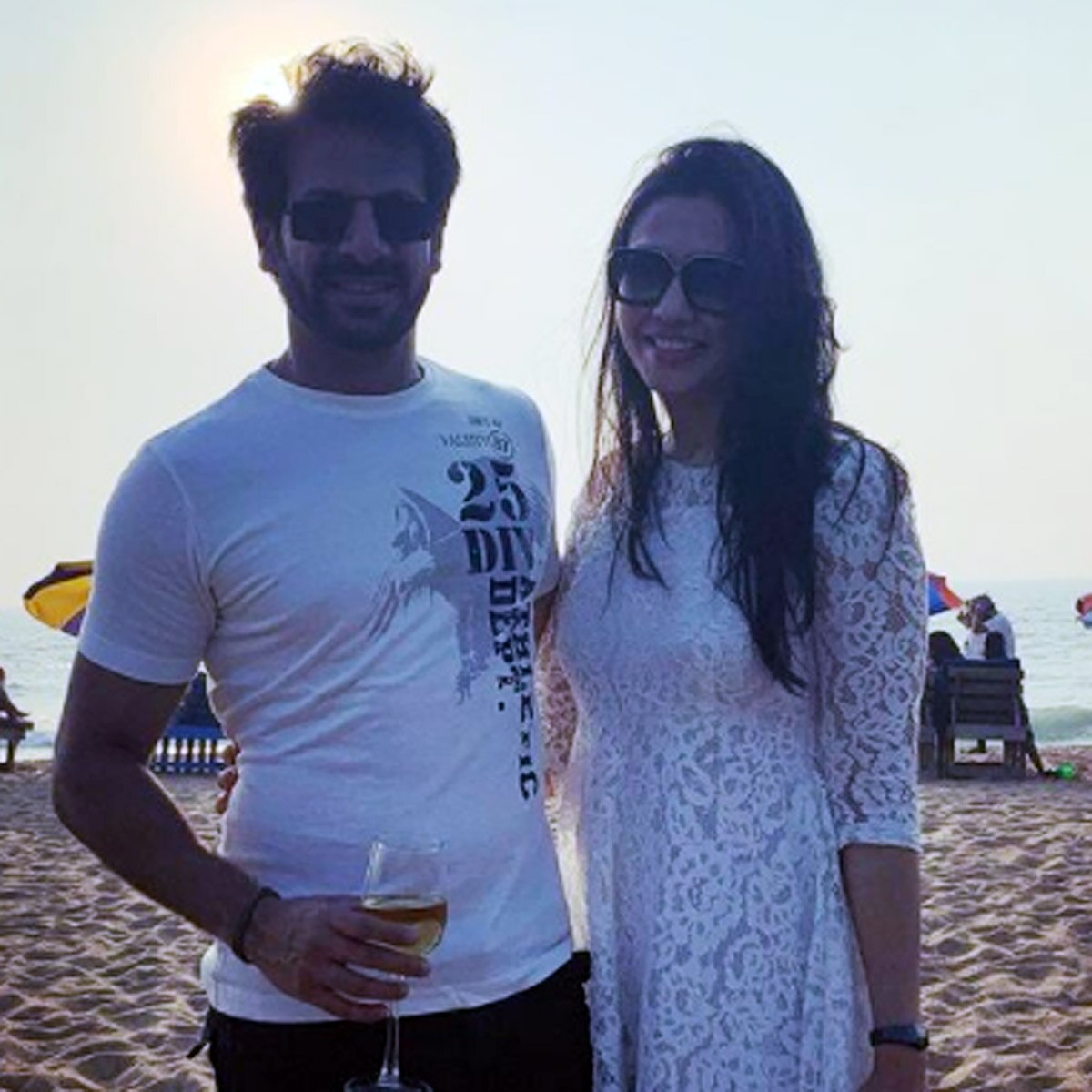 करणवीर मेहरा-न‍िध‍ि वी सेठ 