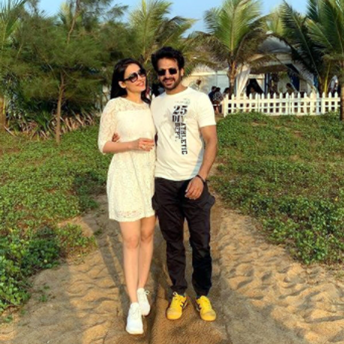 करणवीर मेहरा-न‍िध‍ि वी सेठ 