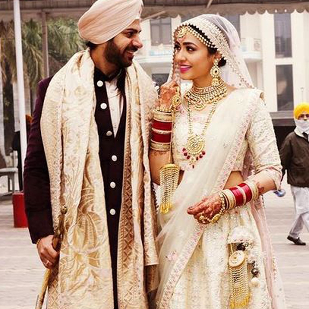 करणवीर मेहरा और निधि सेठ 