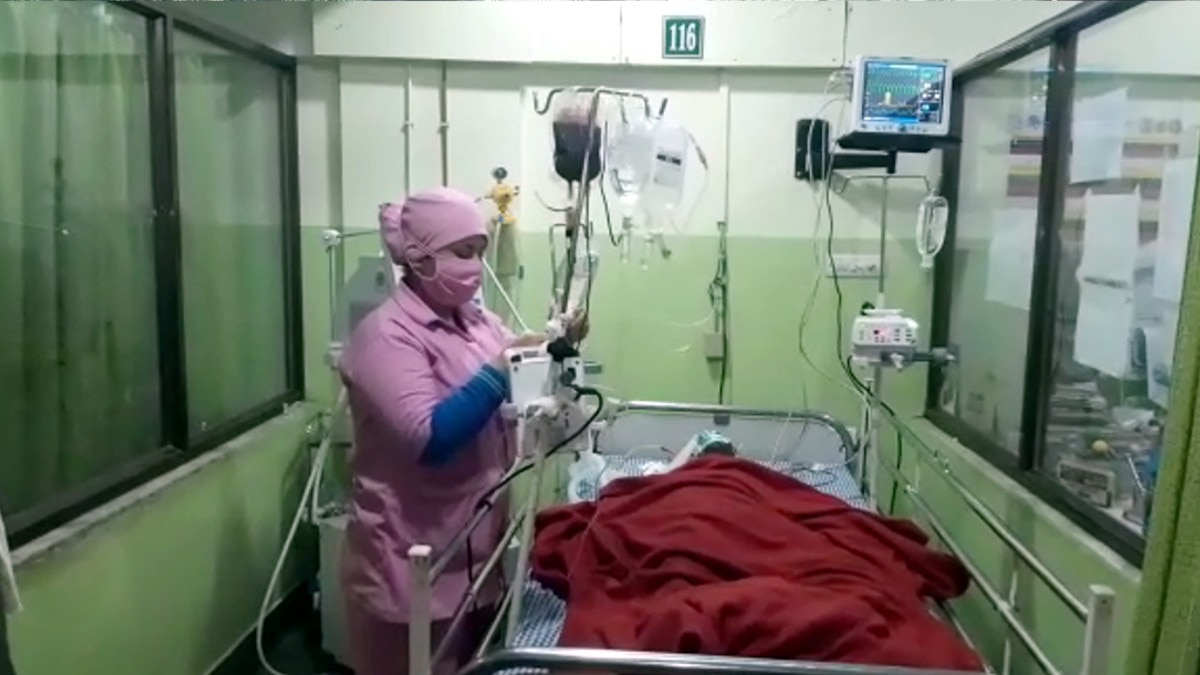 युवक के इंटरनल पार्ट में एयरप्रेशर से भरी हवा तो पहुंचा हॉस्‍प‍िटल, साथी ने किया था मजाक 