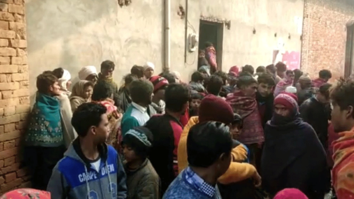 मजदूर की कैंची घोंपकर हत्या (फोटो आजतक)