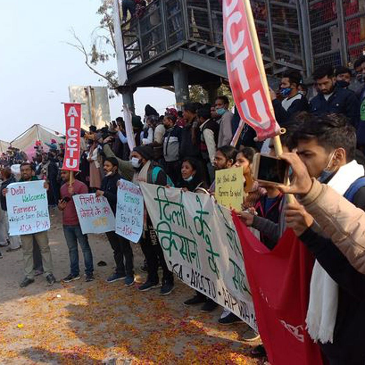 क‍िसानोंं का कुछ संंगठनों ने क‍िया स्‍वागत