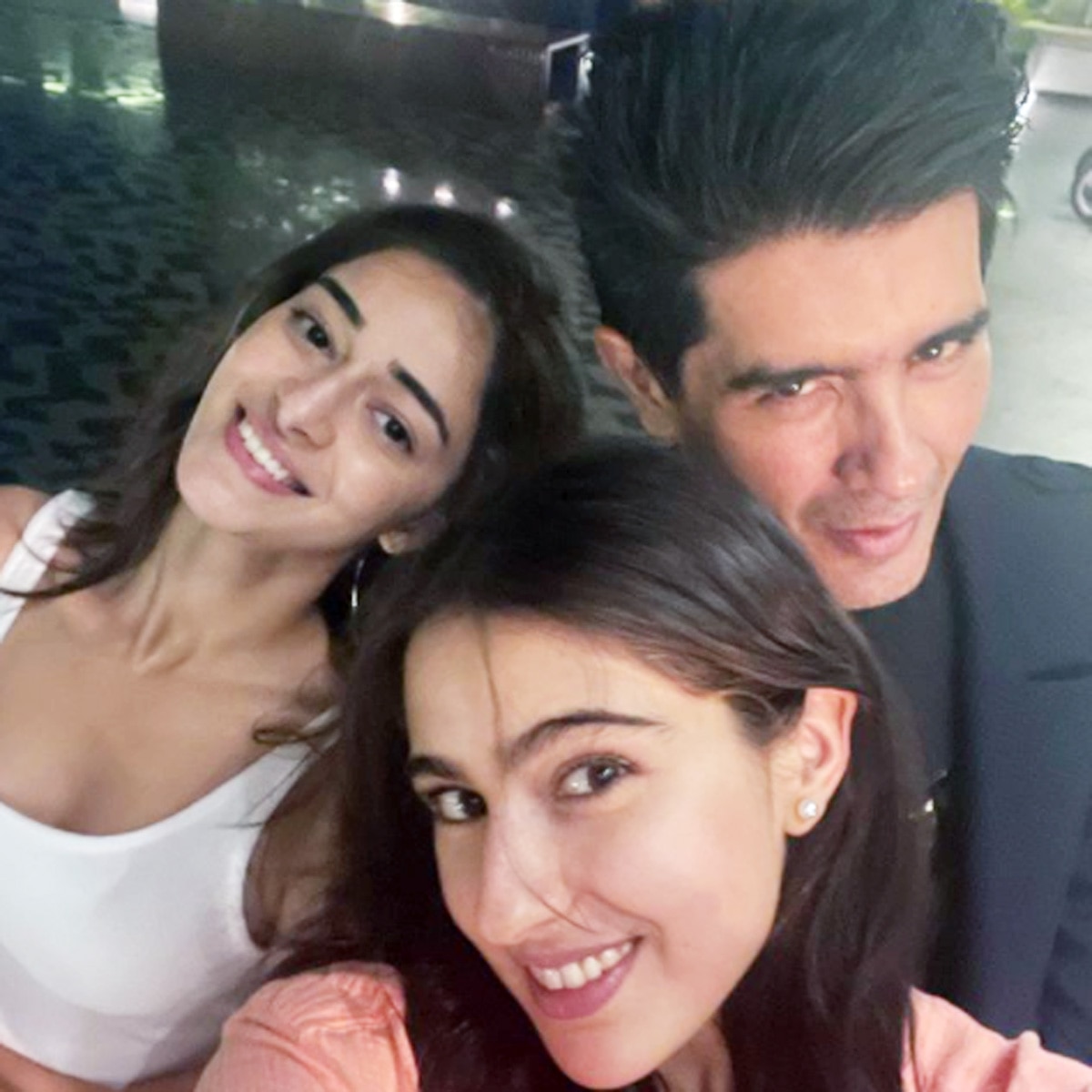 मनीष संग सारा और अनन्या