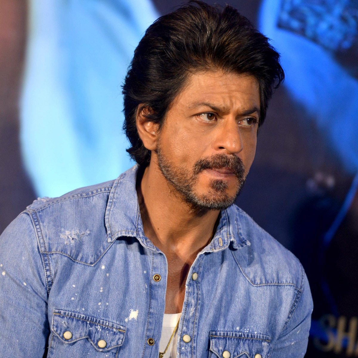 सिगरेट के चलते विवादों में रहे सितारे