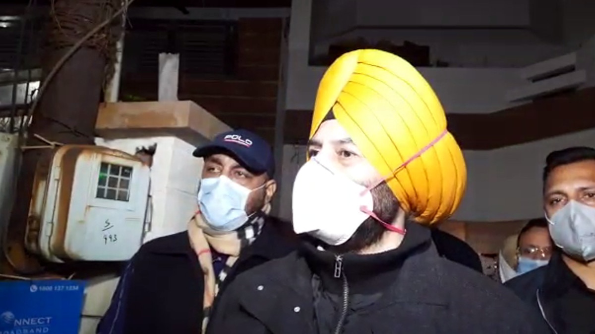 दांत दर्द का बहाना कर महिला डॉक्‍टर से लिया अपॉइंटमेंट, ज्‍वैलरी और लाखों का कैश लूटकर फरार  