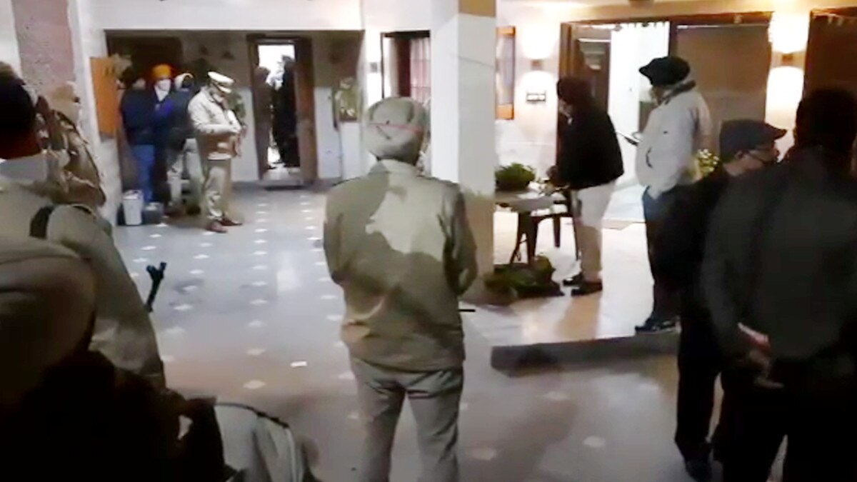 दांत दर्द का बहाना कर महिला डॉक्‍टर से लिया अपॉइंटमेंट, ज्‍वैलरी और लाखों का कैश लूटकर फरार  