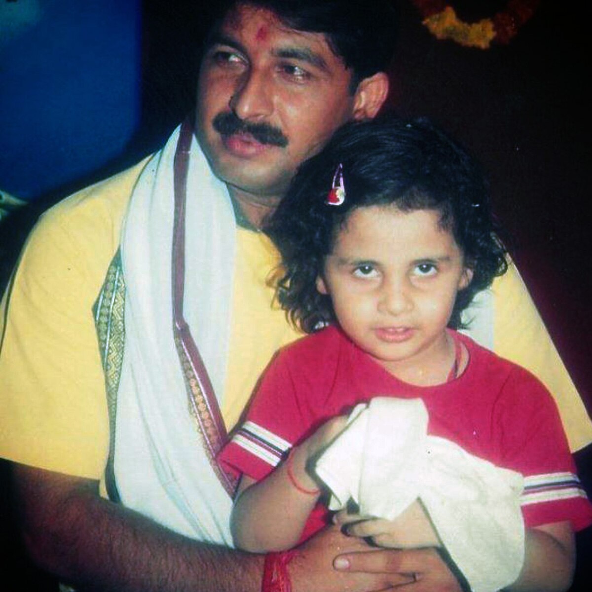 बेटी संग मनोज तिवारी