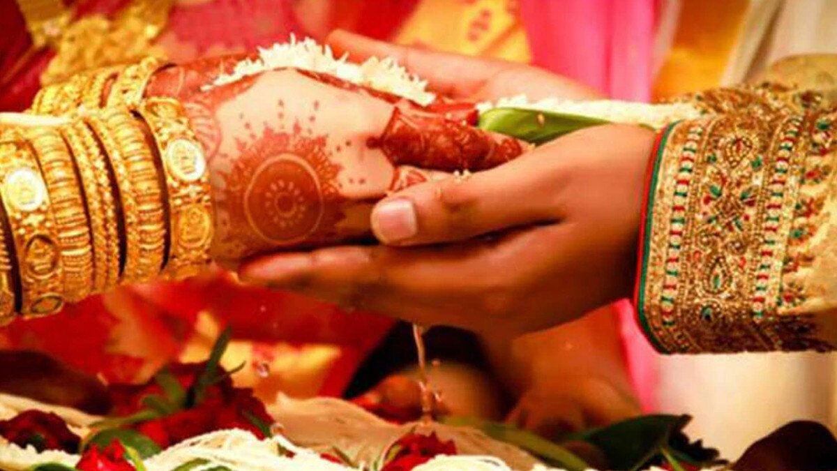 प्रेमिका के साथ भागा दूल्हा, दुल्हन ने बाराती से की शादी