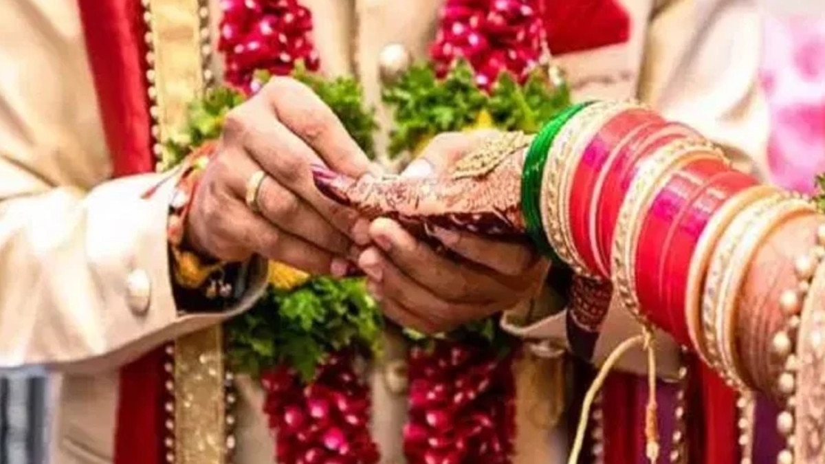 प्रेमिका के साथ भागा दूल्हा, दुल्हन ने बाराती से की शादी