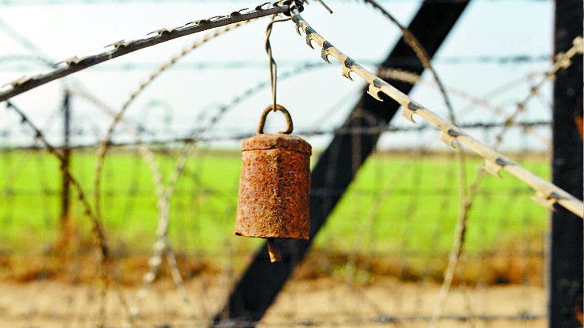 प्रेम संबंध का पता चलने के डर से युवक फैंस‍िंंग पार कर पहुंचा पाकिस्तान