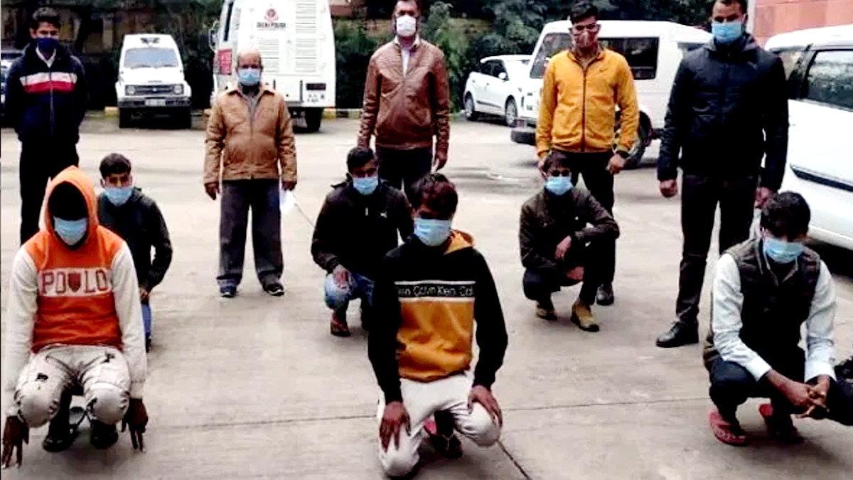 वीडियो कॉल के साथ पॉर्न क्‍ल‍िप चलाकर बदमाश बनाते थे मॉर्फ वीडियो, ब्‍लैकमेलिंग का चलाते थे रैकेट 