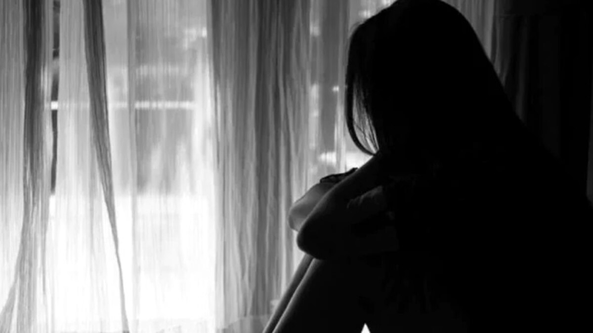 लाखों के गहने और रूपये लेकर फरार हुआ धोखेबाज पति.