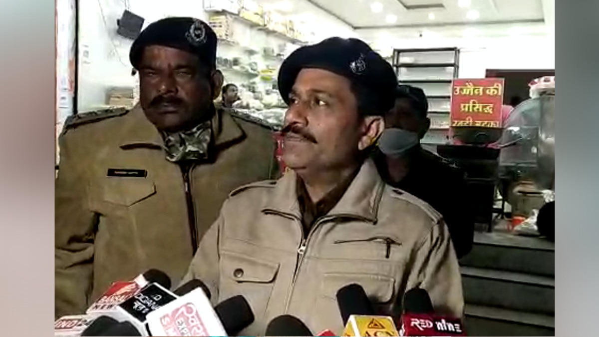 CCTV: युवक ने मिलने के बहाने महिला को बुलाया, चाकू घोंपकर हत्‍या के बाद हुआ फरार 