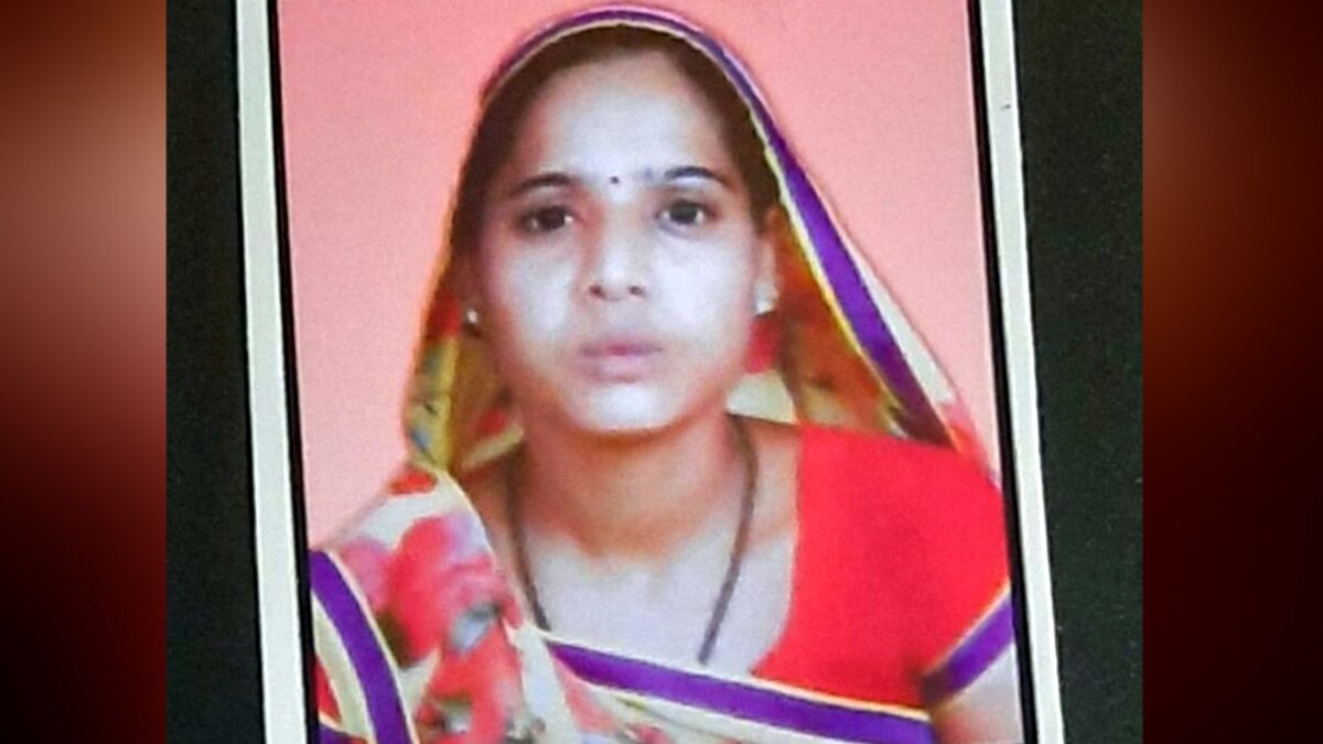 प्रेमी ने नए घर में विवाहित प्रेमिका को 3 फीट गहरे गड्ढे में गाड़ा, ऊपर से किया सीमेंट का प्लास्टर