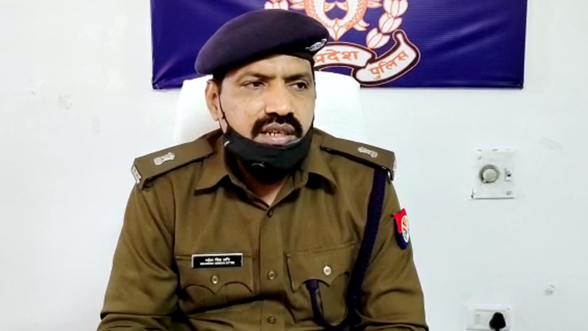 गले में दुपट्टा कसकर मां-बाप ने की बेटी की हत्‍या  