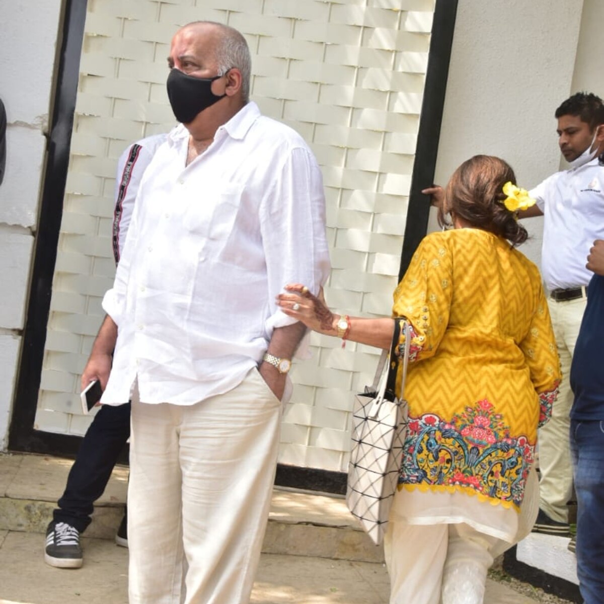 नताशा दलाल के माता-पिता 