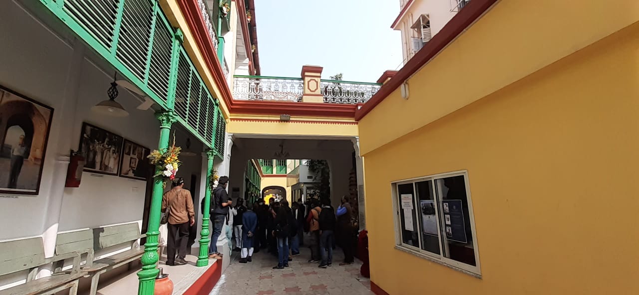 देखा है नेताजी का घर