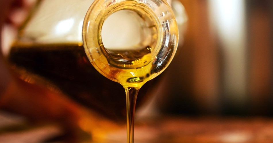 तेल गिरने पर करें ये उपाय