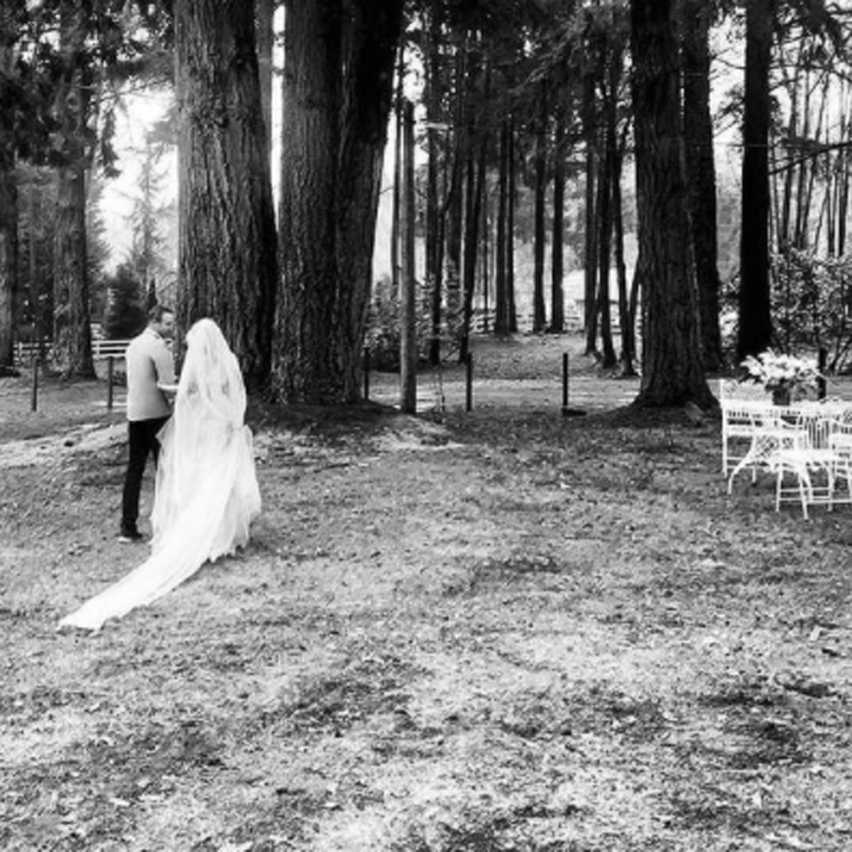 पामेला संग उनके पति