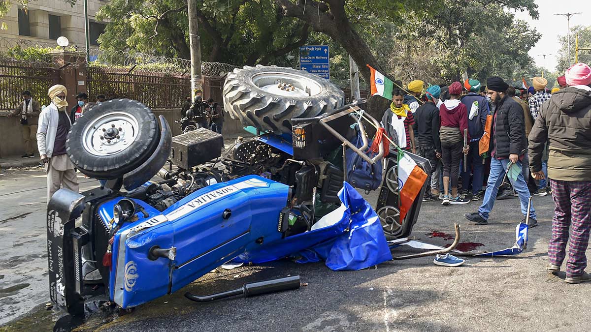 दिल्ली में गणतंत्र दिवस हिंसा और हंगामे की भेंट चढ़ा (फोटो-पीटीआई)