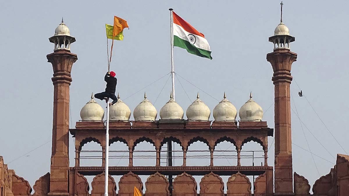 दिल्ली में गणतंत्र दिवस हिंसा और हंगामे की भेंट चढ़ा (फोटो-एपी)