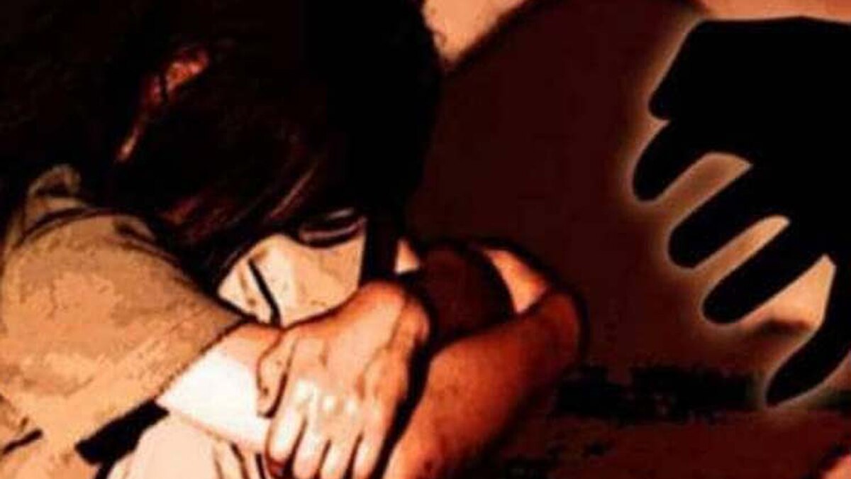 एक लाख रूपये में बेचकर उसकी मर्जी के खिलाफ कराई थी शादी.