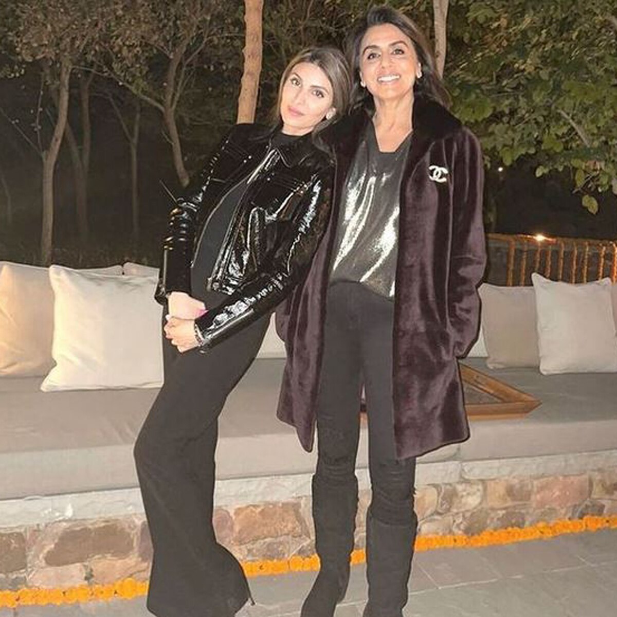 नीतू संग रिद्धिमा