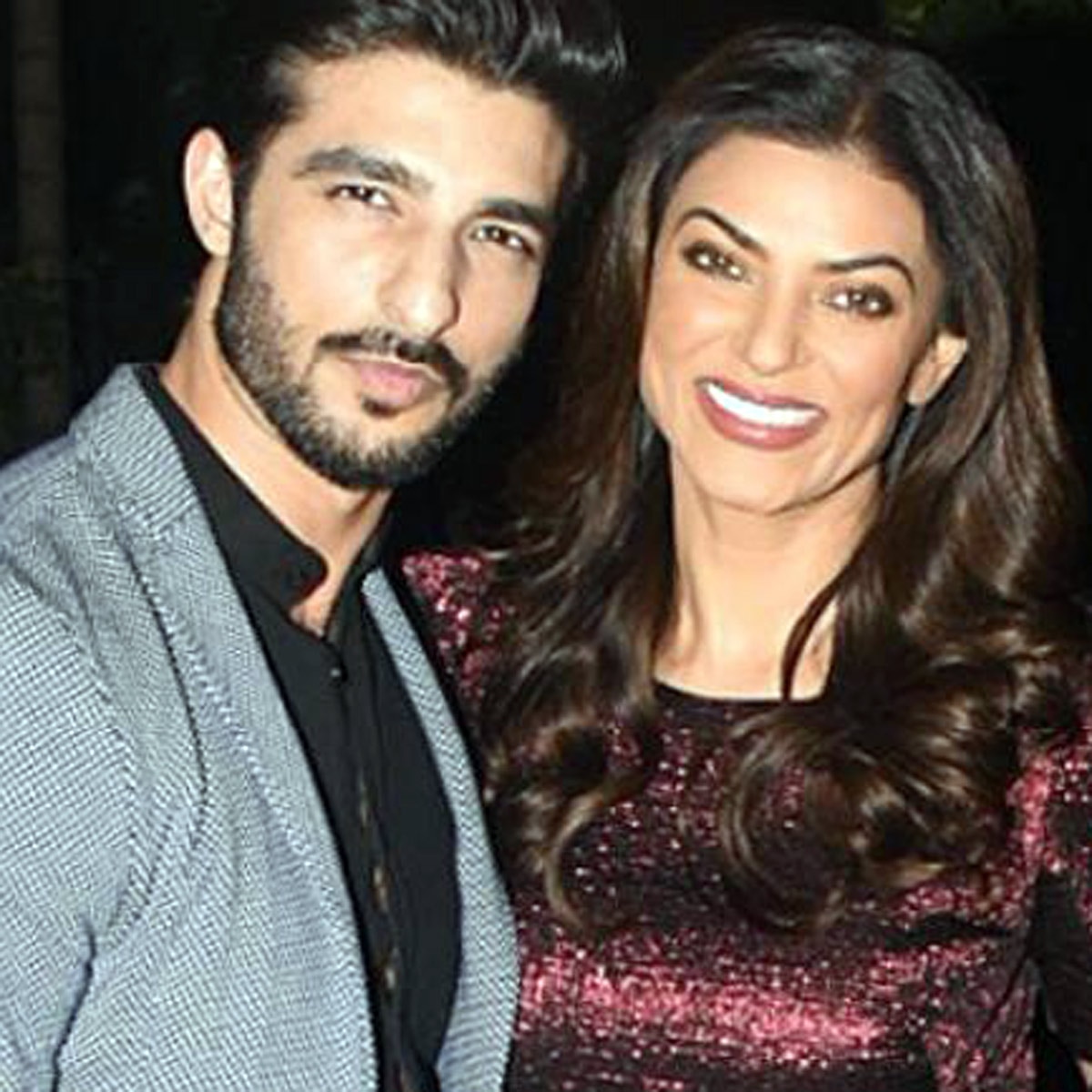 सुष्म‍िता सेन-रोहमन शॉल