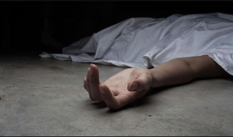 मरी हुई मां को 10 सालों तक फ्रीज में रखा