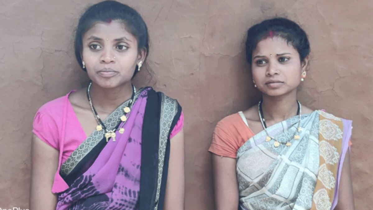 एक ही मंडप के नीचे दो युवतियों के साथ युवक ने की शादी (फोटो आजतक)