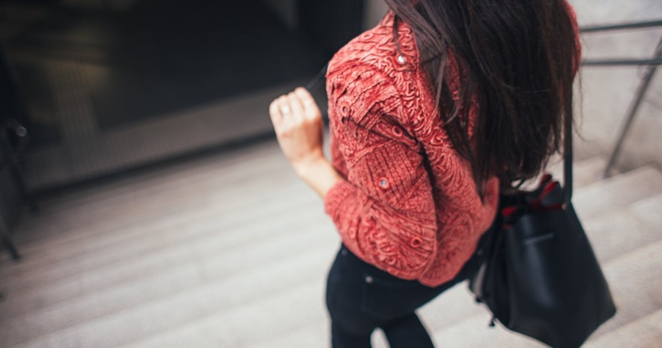 सीढ़ी चढ़ने में परेशानी होना