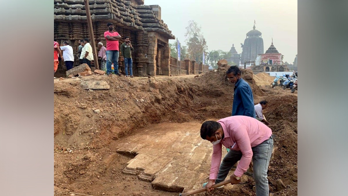 लिंगराज मंदिर के आसपास उत्खनन में निकला 10वीं शताब्दी के टेंपल का स्‍ट्रक्‍चर  