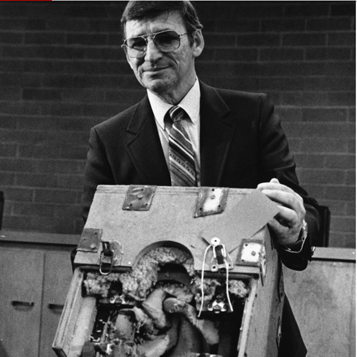 ताबूतनुमा बॉक्स