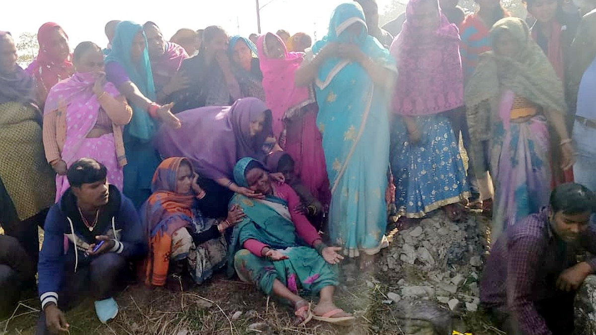 ट्रेन से दो हिस्सों में कटकर पड़ा था युवक का शरीर, फिर भी बोल रहा था- किसी की गलती नहीं