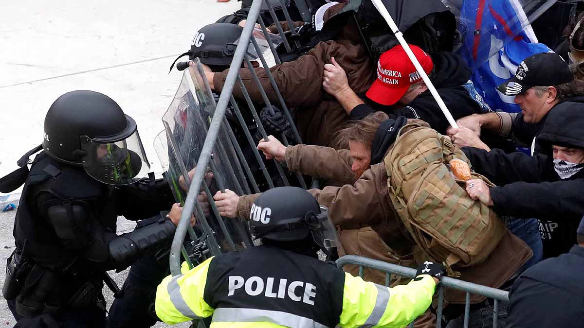 pro Trump mob breached Capitol Hill pro Trump mob breached Capitol Hill