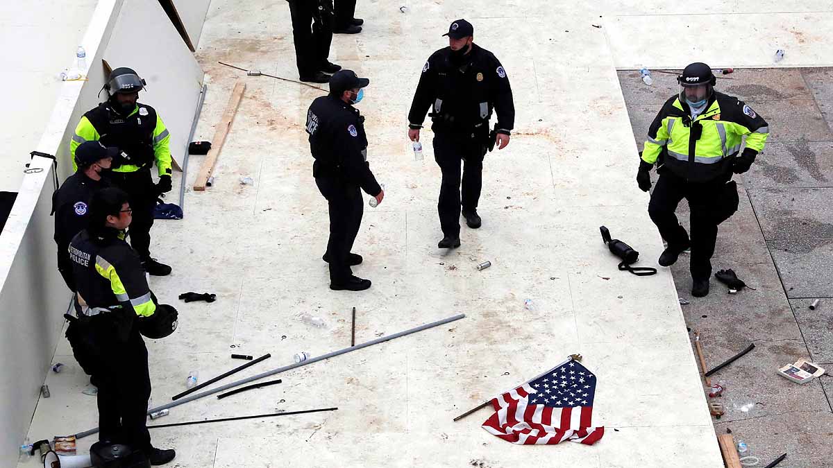 pro Trump mob breached Capitol Hill pro Trump mob breached Capitol Hill