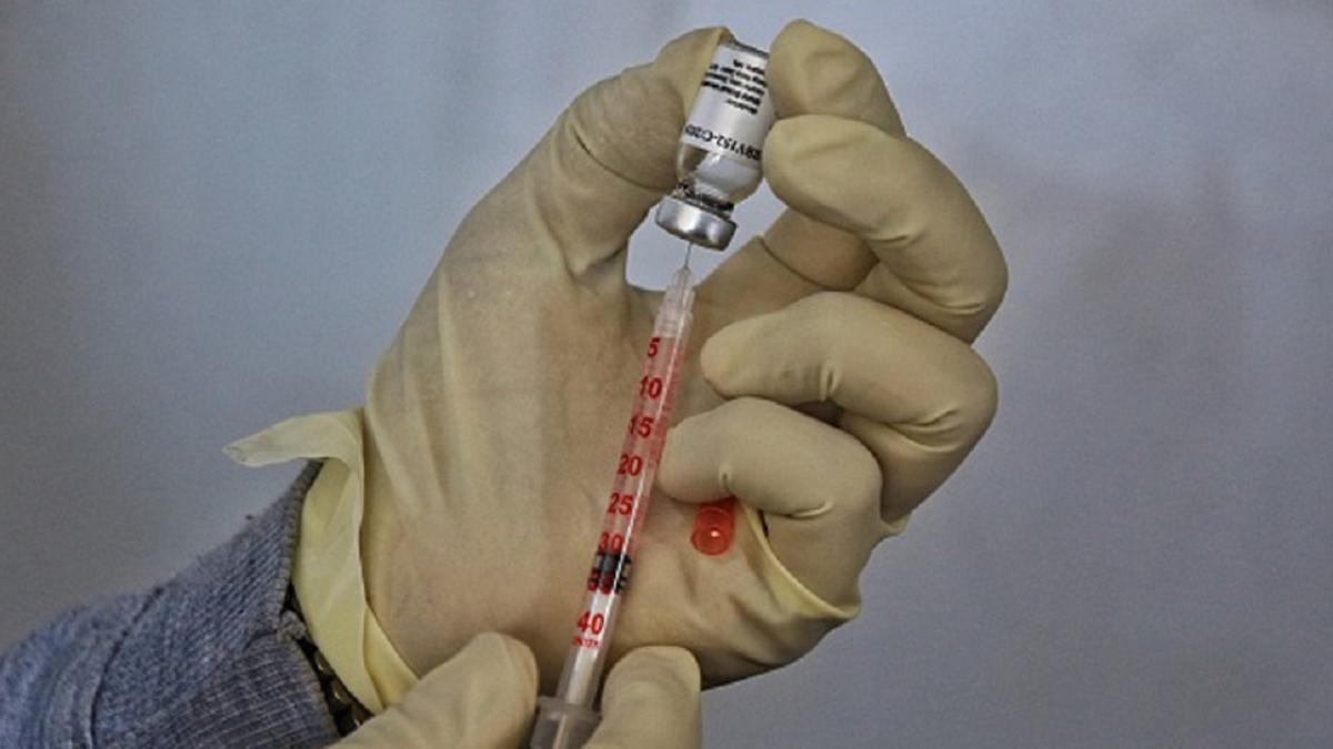 वैक्सीन लगवाने से पहले इन बातों पर करें गौर