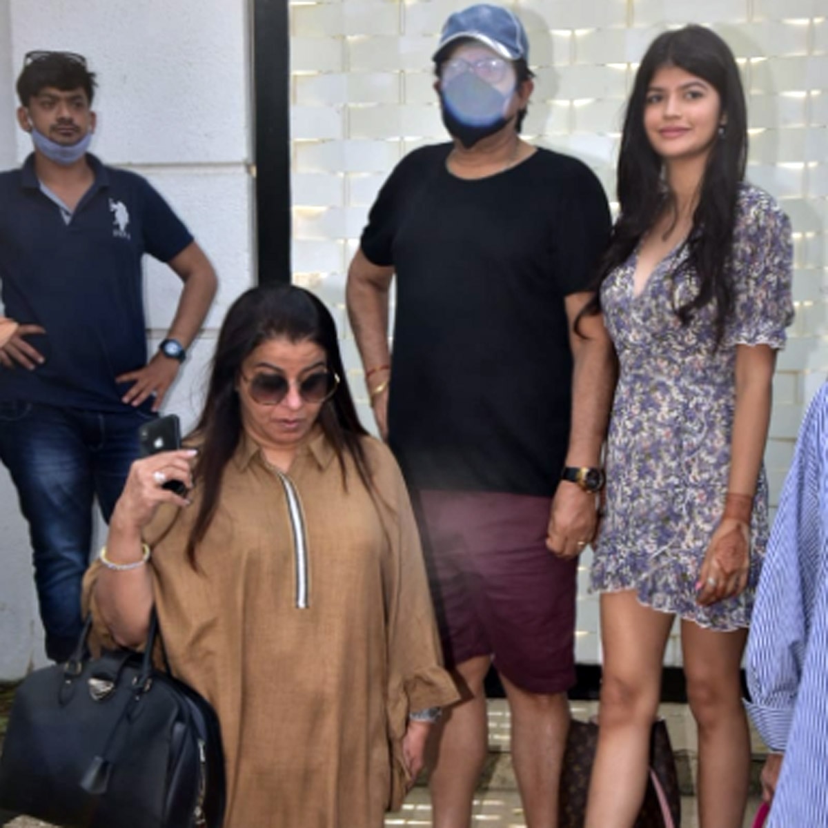 अनिल धवन और उनका परिवार 