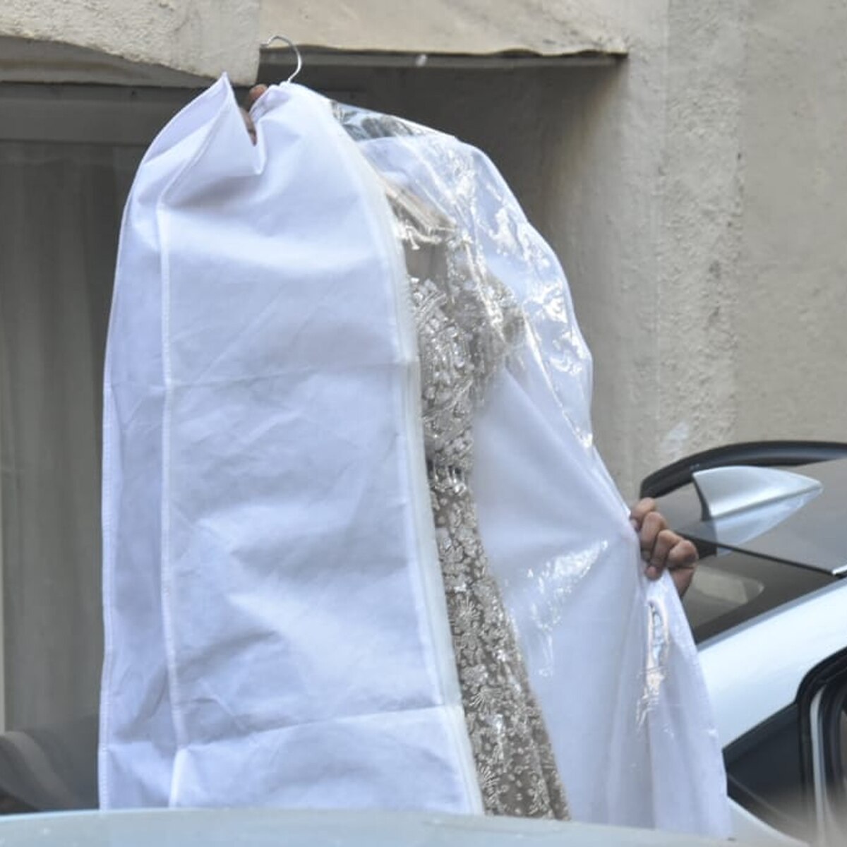 वरुण धवन और नताशा दलाल 