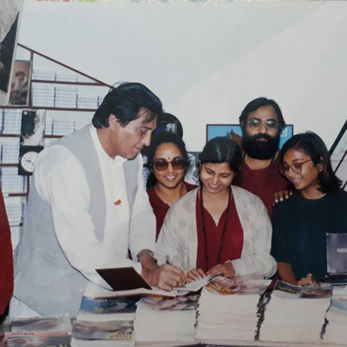 विनोद खन्ना ओशो के आश्रम में