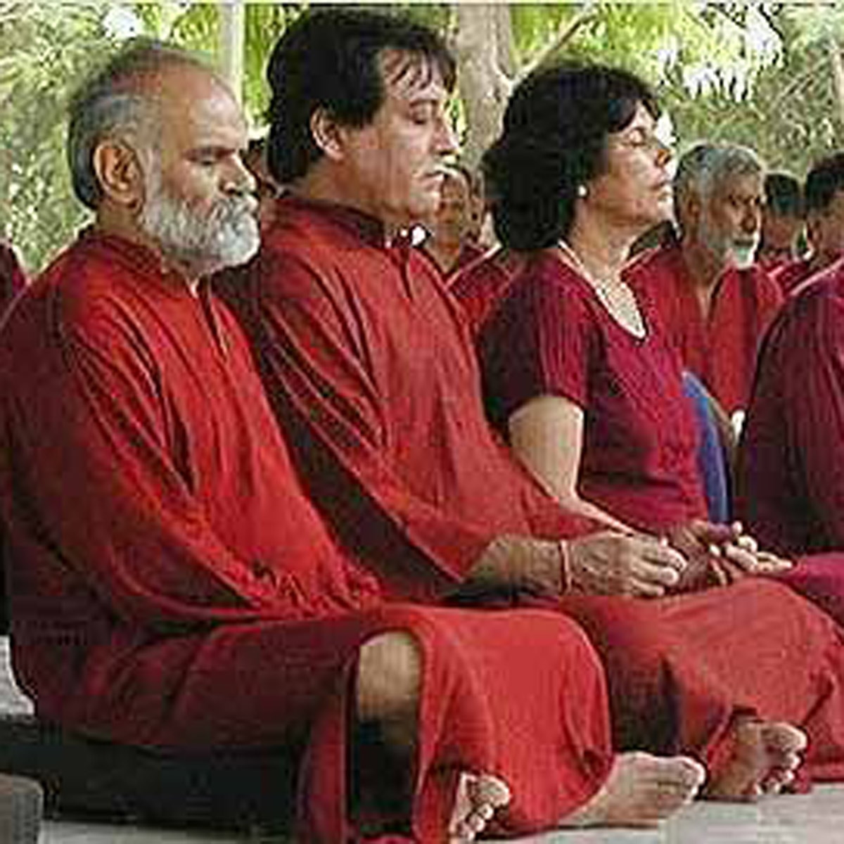 विनोद खन्ना ओशो के आश्रम में