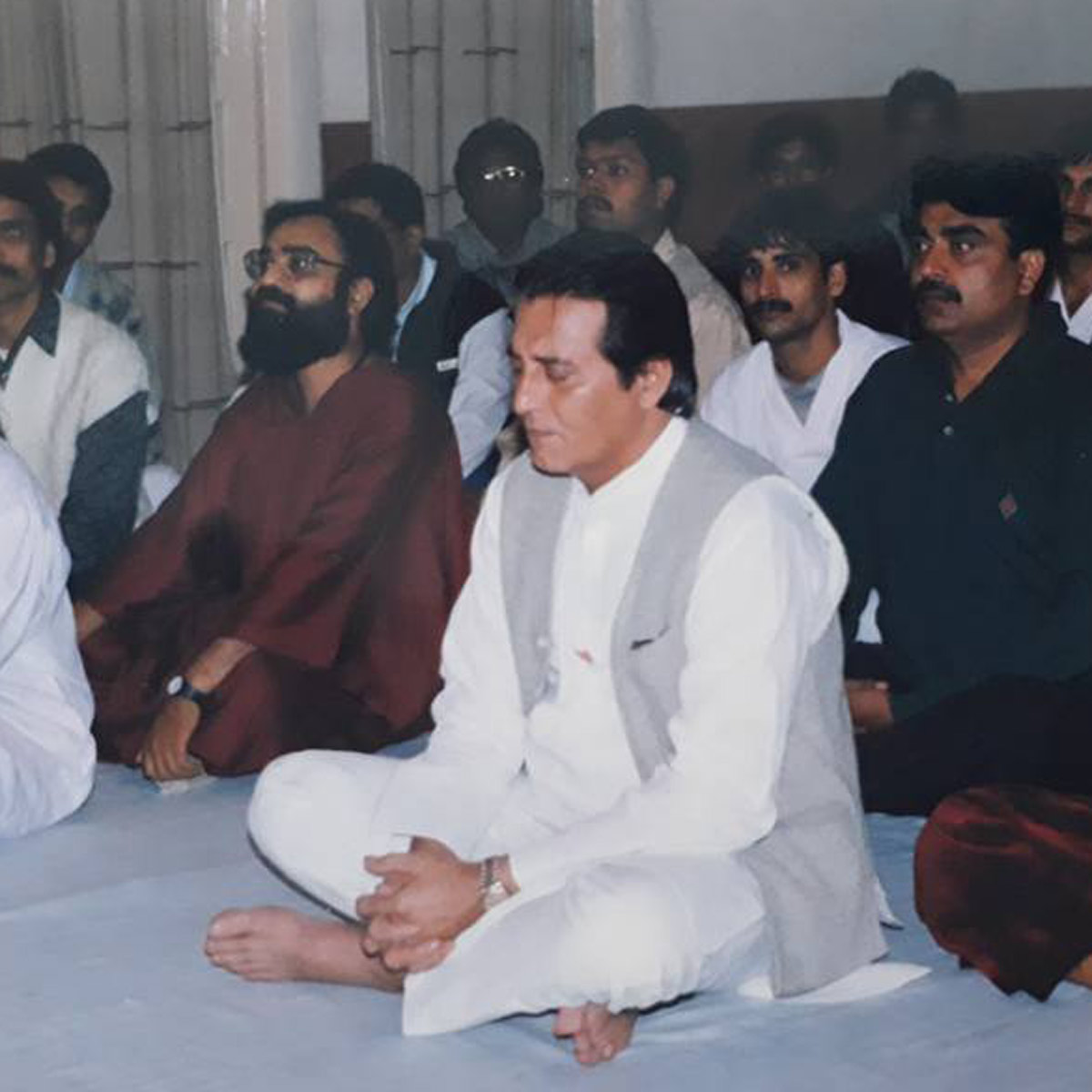 विनोद खन्ना ओशो के आश्रम में