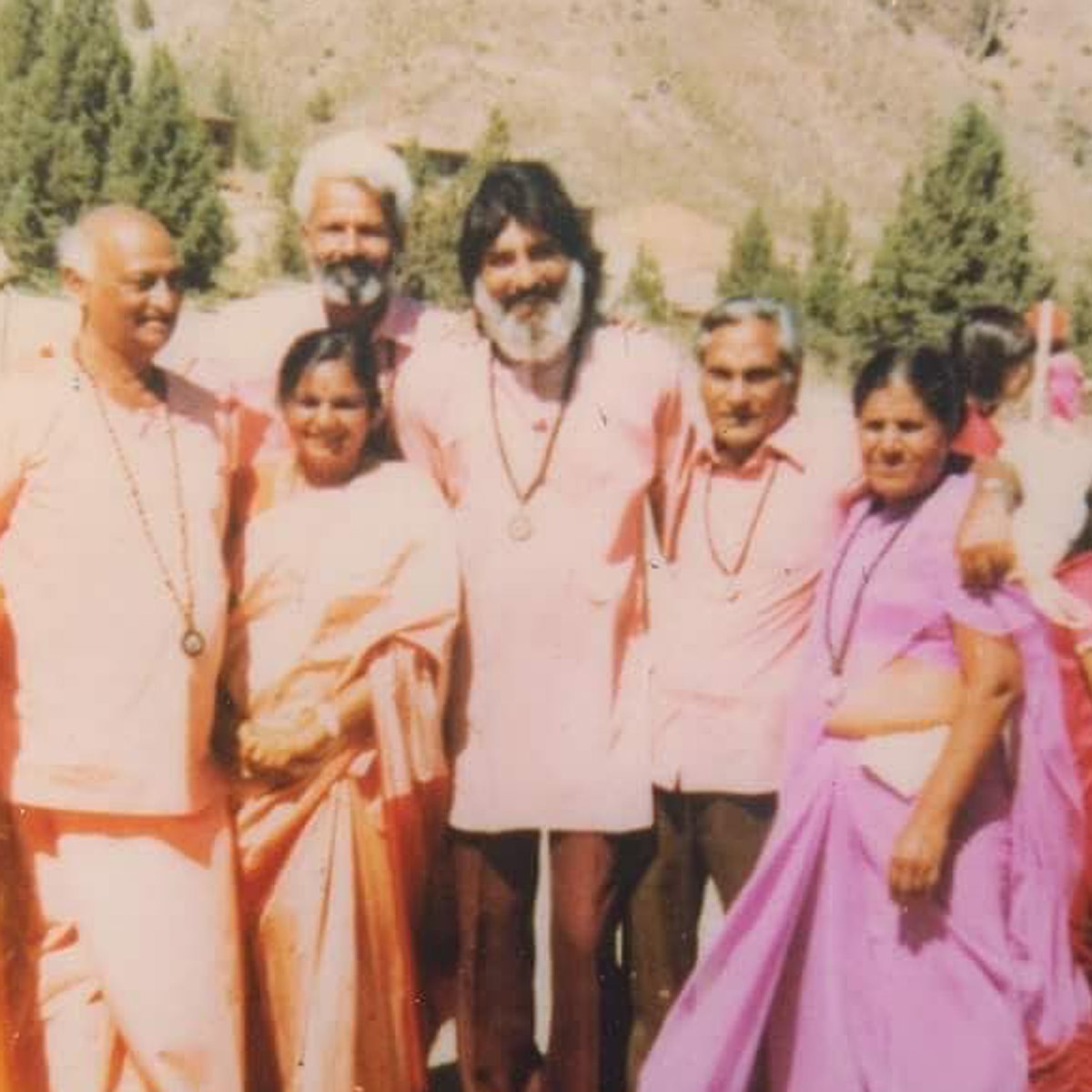 विनोद खन्ना ओशो के आश्रम में