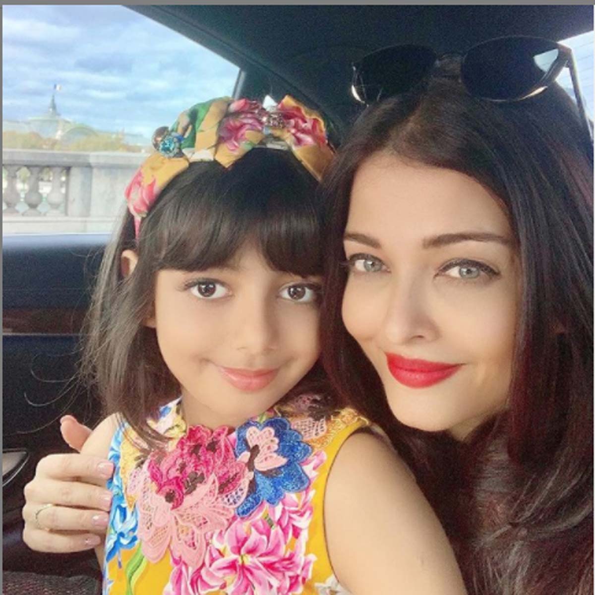 परिवार संग ऐश्वर्या 