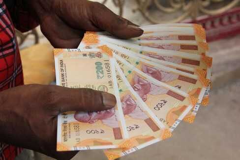 गलत तरीके से टैक्स छूट का उठा रहे थे फायदा