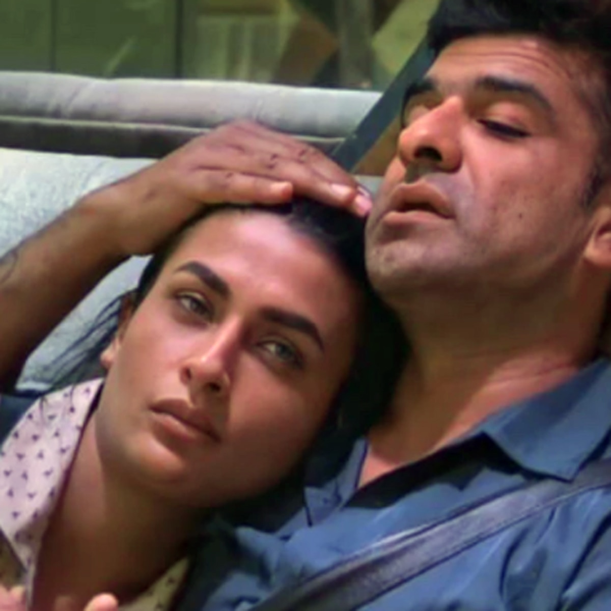 पवित्रा और एजाज