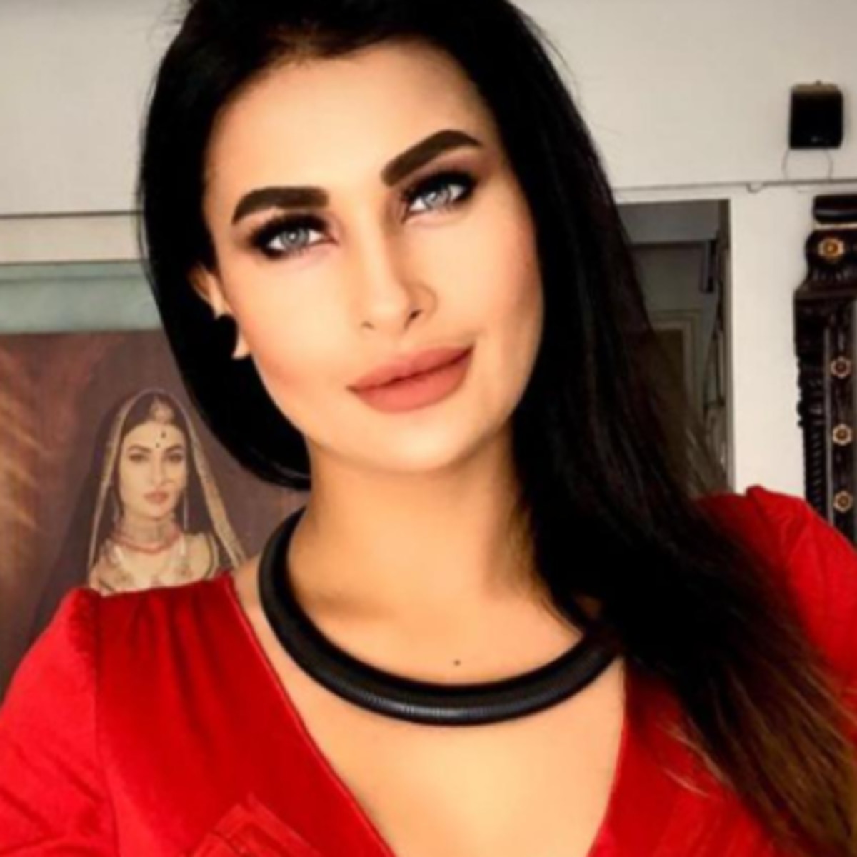 पवित्रा और एजाज